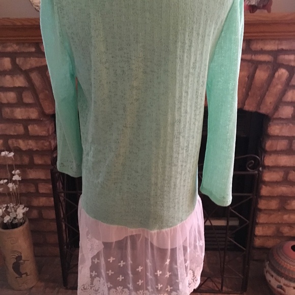 Mint with lace at bottom tunic. - Picture 2 of 2